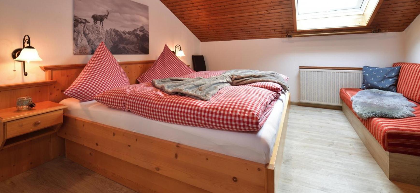 Apartment mit 2 Schlafzimmern und Balkon