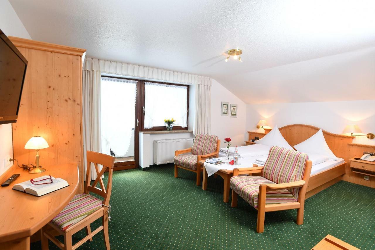 Doppelzimmer mit Balkon